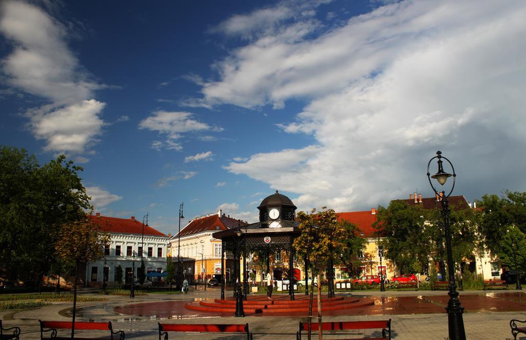 Hotel Central Nagykanizsa Εξωτερικό φωτογραφία