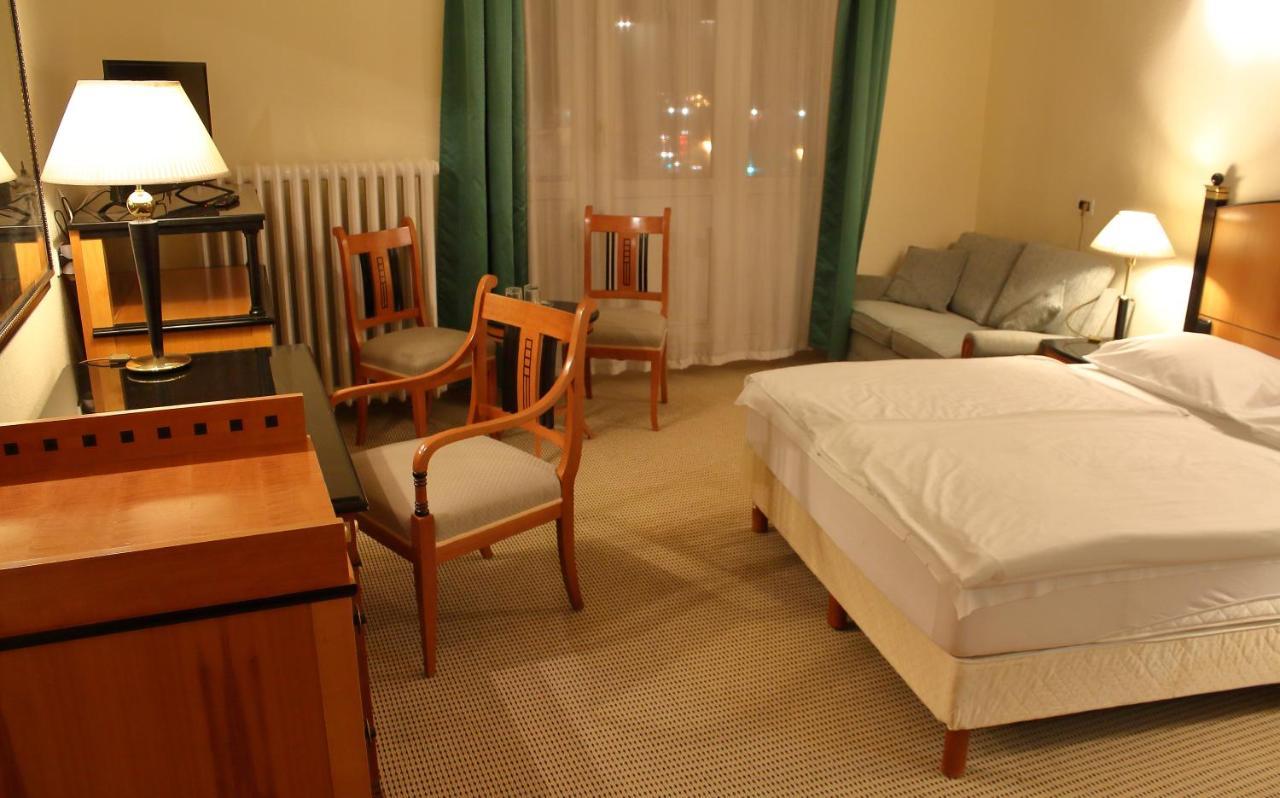 Hotel Central Nagykanizsa Εξωτερικό φωτογραφία